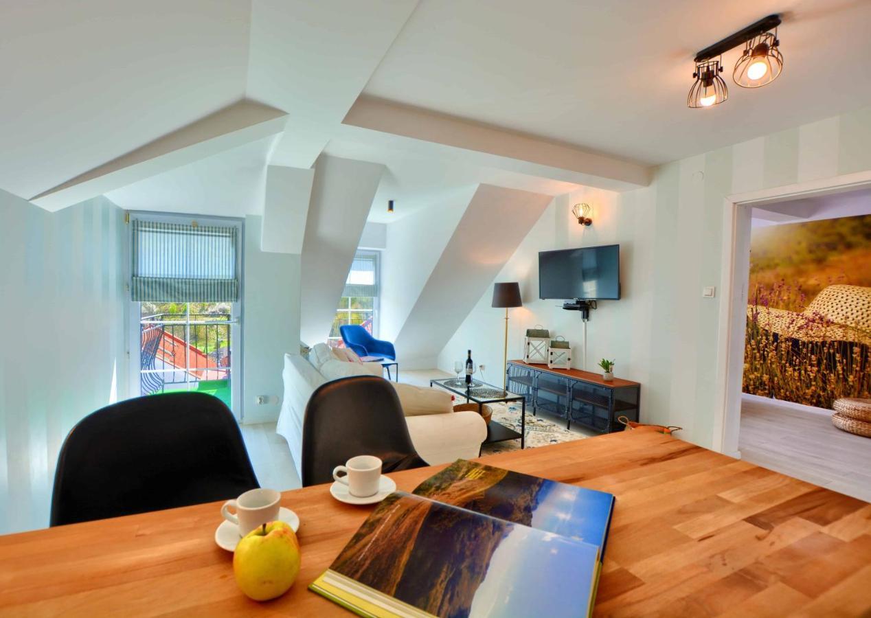 Apartament Beztroski Ustrzyki Dolne Exterior foto